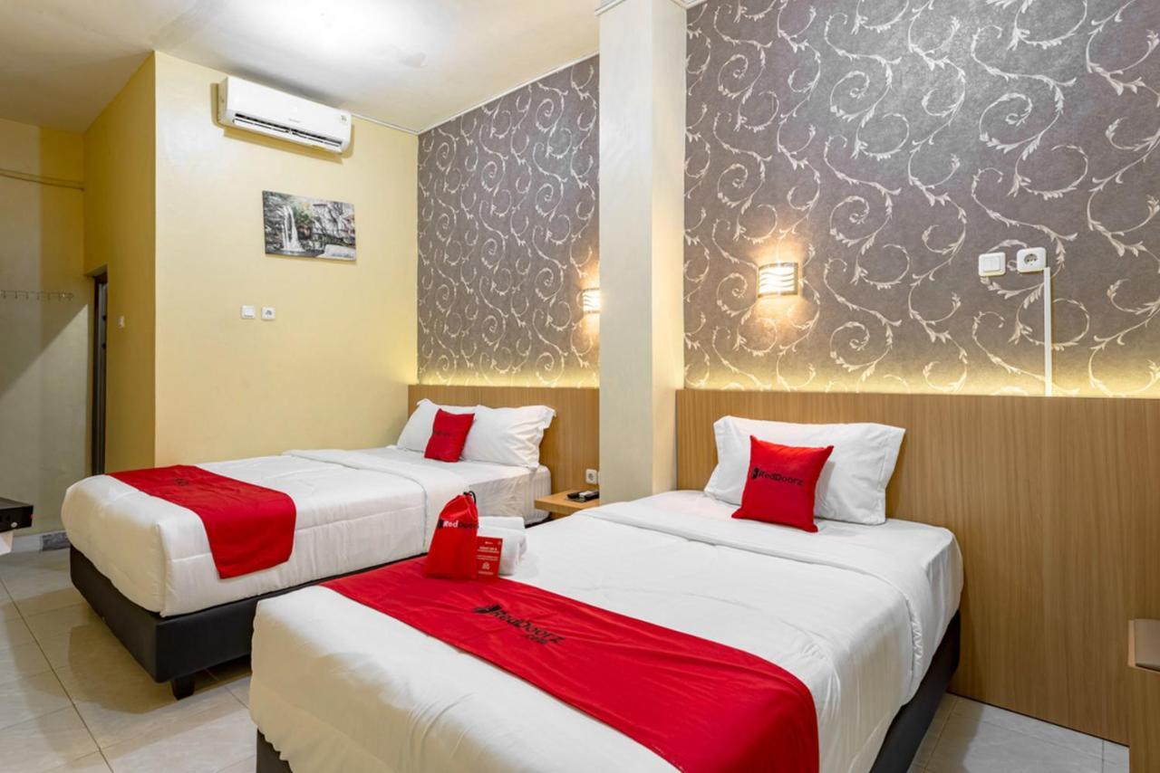 Reddoorz Near Dino Park Hotel Маланг Екстериор снимка