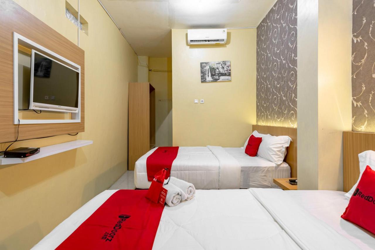 Reddoorz Near Dino Park Hotel Маланг Екстериор снимка