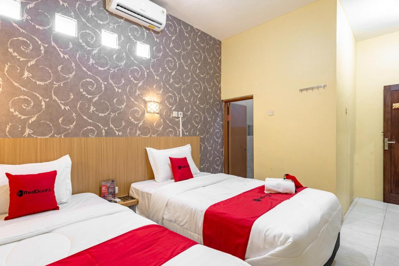 Reddoorz Near Dino Park Hotel Маланг Екстериор снимка